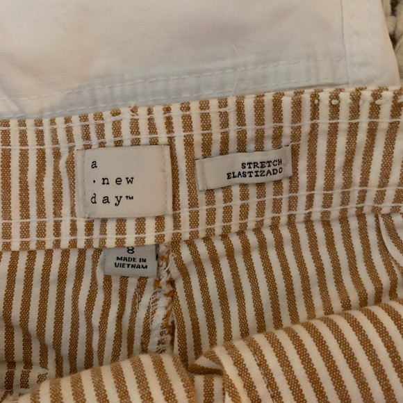 A New Day Utility Shorts Bundle Size 8 - Picture 3 of 4